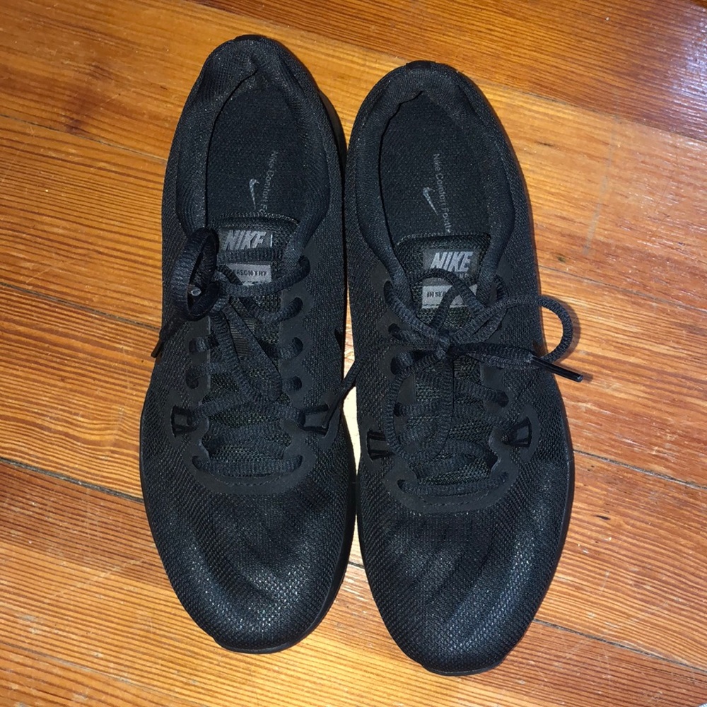 Nike sneakers NWOT